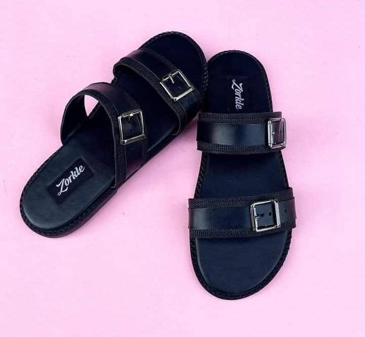 Chisom slippers black