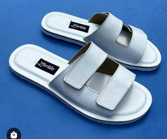 Axel slippers white