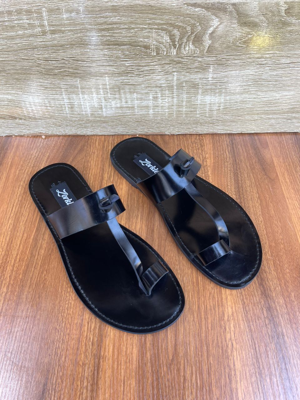 Thong slippers Black