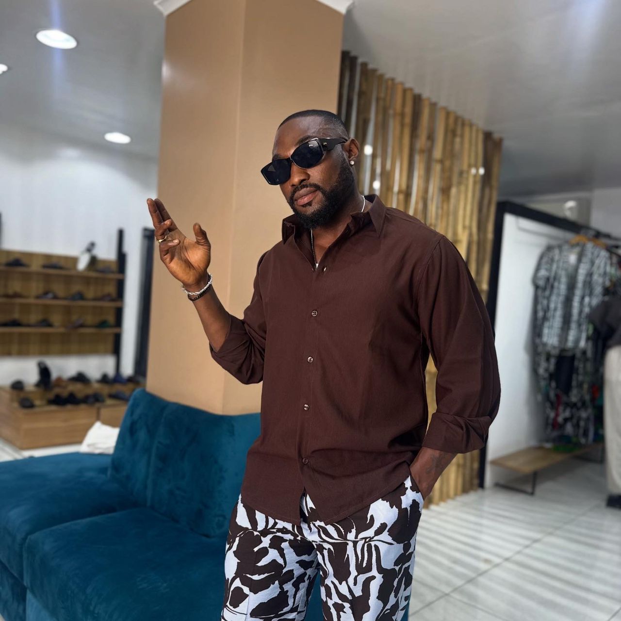 Deyin LS Shirt Brown