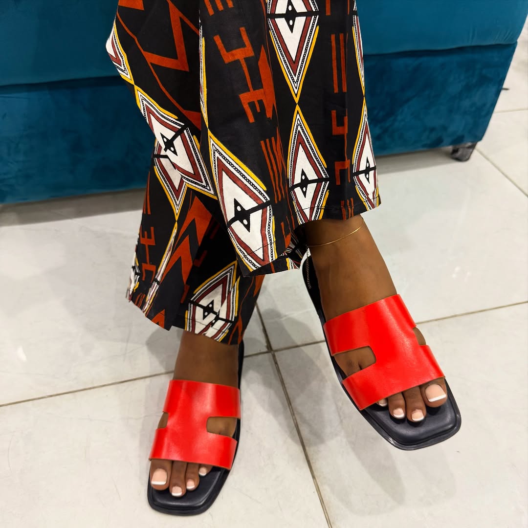 Riri Slippers Red